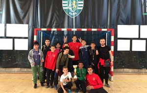 L'effectif ayant participé au tournoi. Les récompenses redonnent toujours le sourire =)