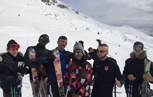 Petite photo au pied des pistes =)