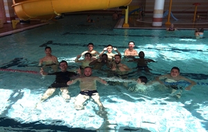 Séance de natation pour muscler le haut du corps à la piscine municipale de Vaujany.