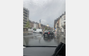 Direction le centre ville de Charleroi.