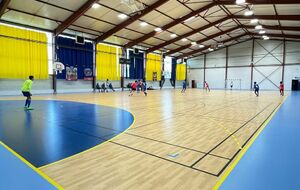 Match officiel à Mantes-la-Jolie contre Vecteur Sport